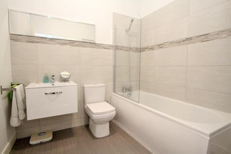 14 danescourt manor bath 2..jpg