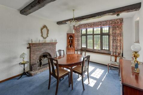 40 Castlecroft Gardens-dining.jpg