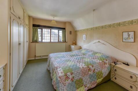 40 Castlecroft Gardens-bed1a.jpg