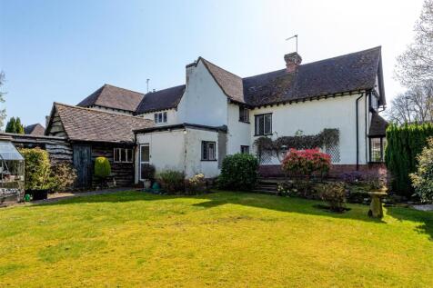 40 Castlecroft Gardens-garden4.jpg