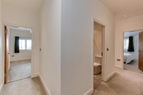 5F The Mitre-hall2.jpg