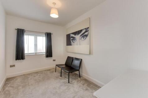 5F The Mitre-bed3.jpg