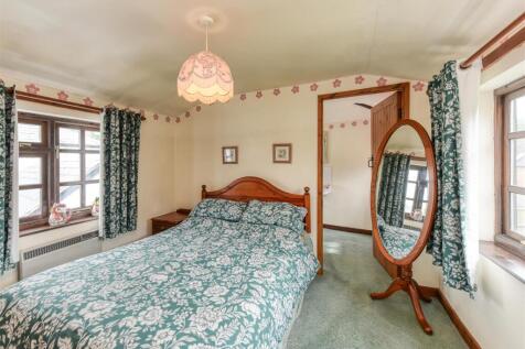Whiston Cottage-bed1a.jpg