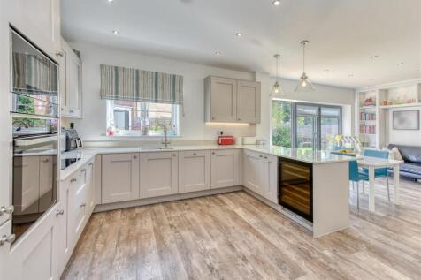 30 Anvil Close-kitchen3 RevA.jpg