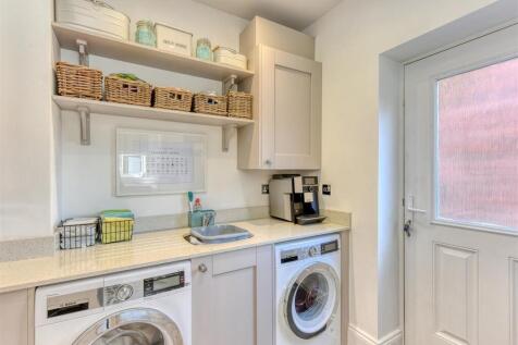 30 Anvil Close-laundry.jpg