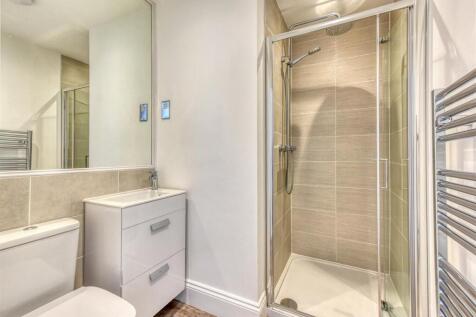 30 Anvil Close-bed2 ensuite.jpg