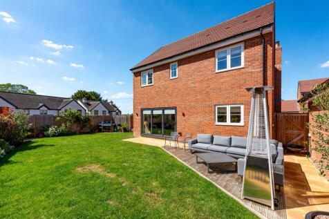 30 Anvil Close-external5.jpg