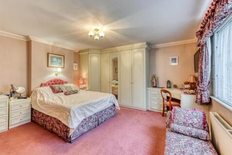 5 Eynsham Court-bed1b.jpg