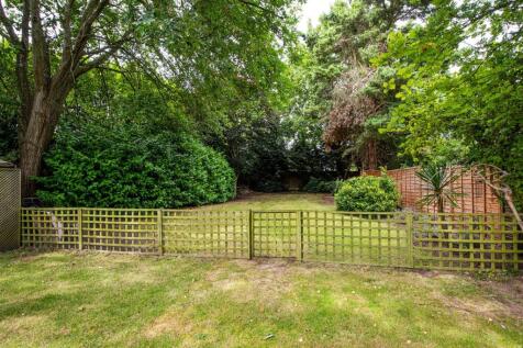 58 Perton Road-gdn3.jpg