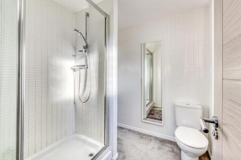 37 Deaconsfield-bed2 ensuite.jpg