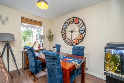 6 Palmers Way (5).jpg