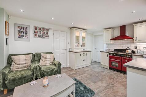 2 Stokesay Avenue-10.jpg