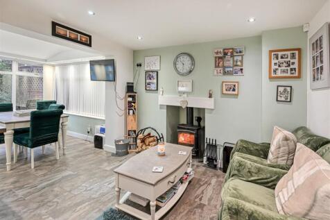 2 Stokesay Avenue-09.jpg