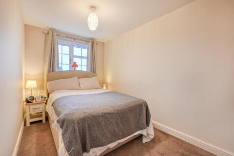 2 Stokesay Avenue-06.jpg