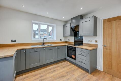 16 Redford Drive-02.jpg