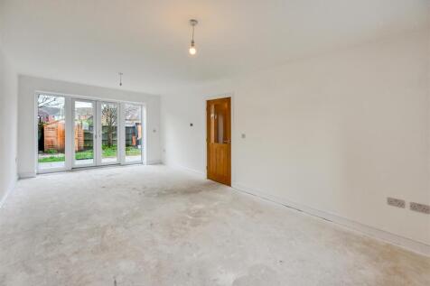 16 Redford Drive-06.jpg