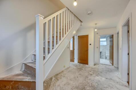 16 Redford Drive-04.jpg