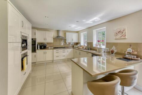 4 Great Hall Grove-kitchen1.jpg