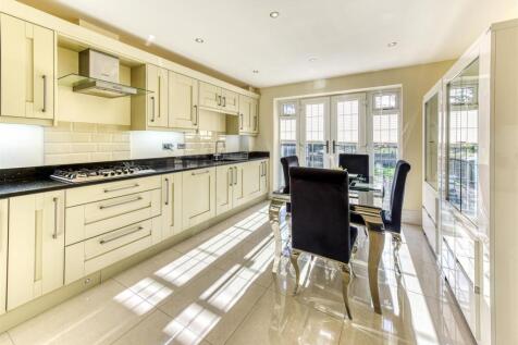 3 The Gables-kitchen1.jpg