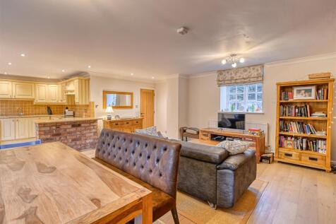 5 Stanmore Mews-09.jpg