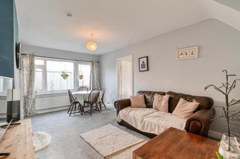 10 Goldstone Drive-06.jpg