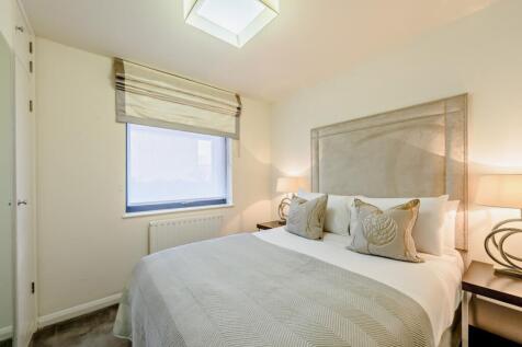 8447057-interior1...