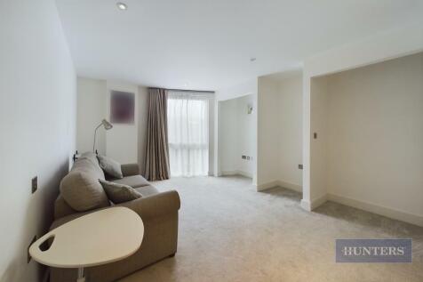 CAM01635G0-PR0316-STILL028.jpg