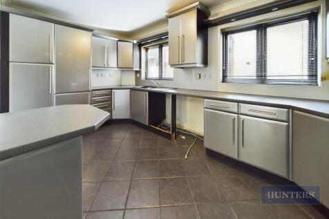 CAM01635G0-PR0297-STILL009.jpg