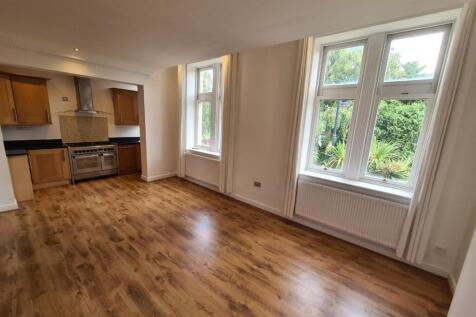 Lounge/Dining/Kitchen
