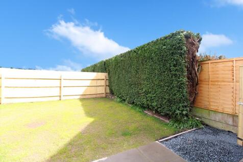 REAR GARDEN.jpg