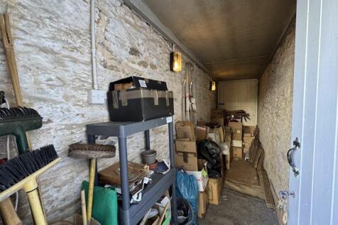 Lockable Store