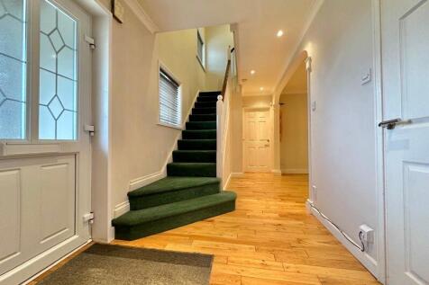 Spacious entrance hall