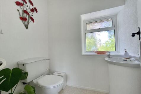 Cloakroom / WC