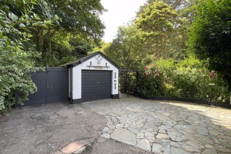Garages &amp; Parking