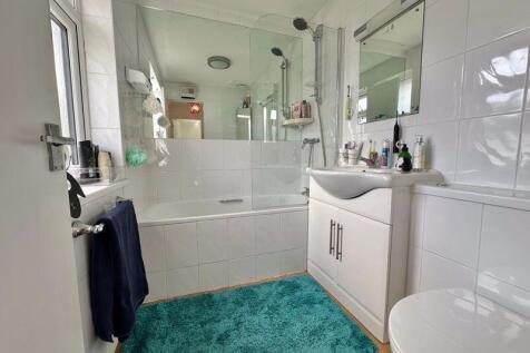 Contempoary bathroom
