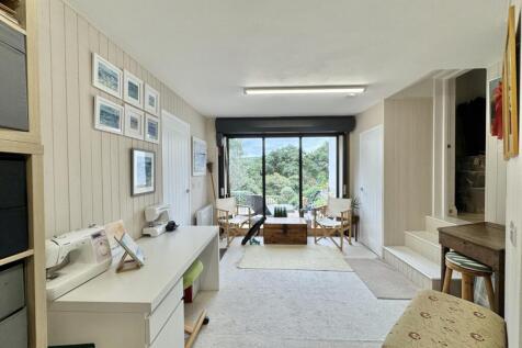 Bedroom / Hobby Room