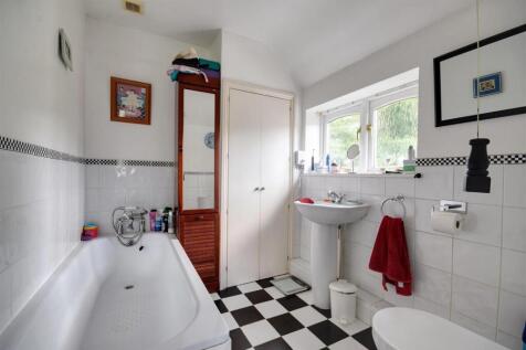 En-suite bathroom