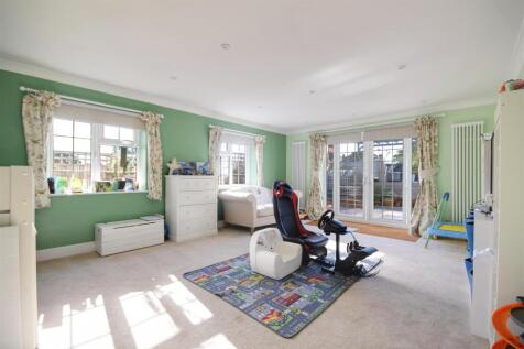 Bedroom 2 / Reception 2