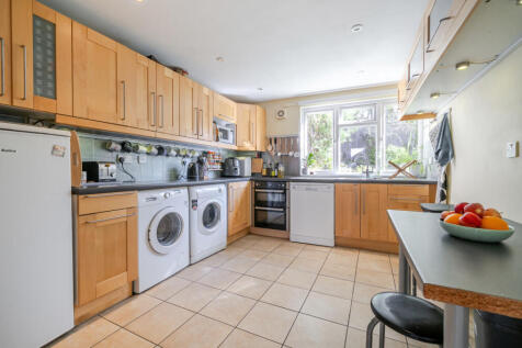 1361158-4-68dbc4b...