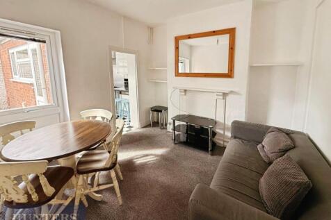 Living room/dining room