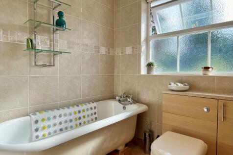 Bathroom One.jpg