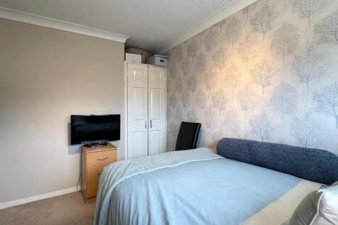 Third bedroom 2.jpg