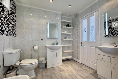 Master ensuite (1).jpeg