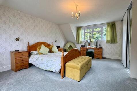 Master bedroom (5)-fotor-20250606142232.jpg