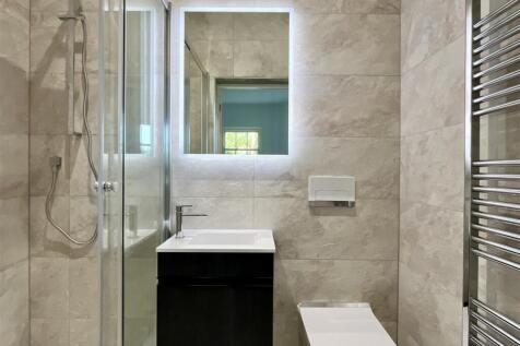 Shower room (2).jpeg