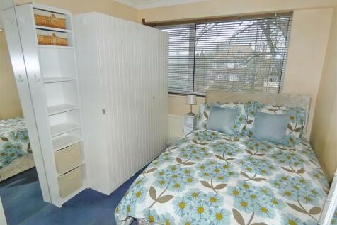 P1050680 (Large).jpg