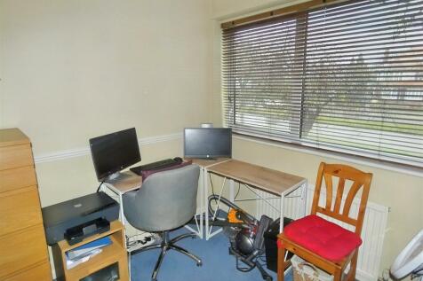 P1050692 (Large).jpg