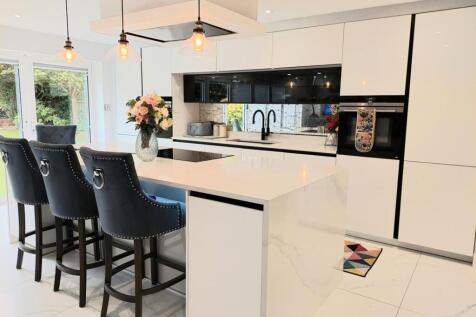 Additional Photo1 (Large).jpg