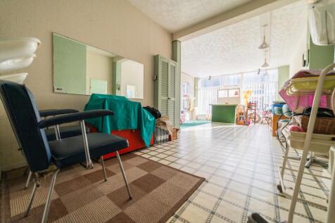 Call 02920 454555 to secure your viewing_14