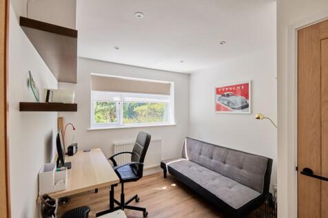 Bedroom/Study
